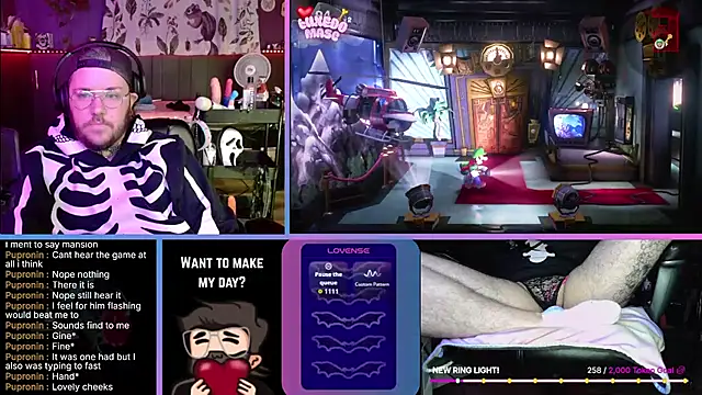 Snapshot of tuxedomasc_95 chatting on October 9, 2025, 12:41 am tuxedomasc 95 online show from October 9, 2025, 12:41 am