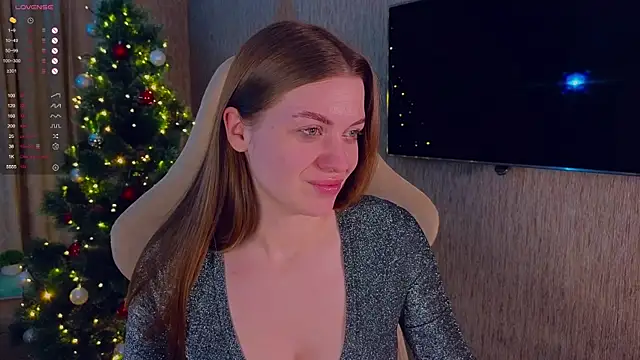 Lovella Lips online show from December 15, 2024, 4:37 pm