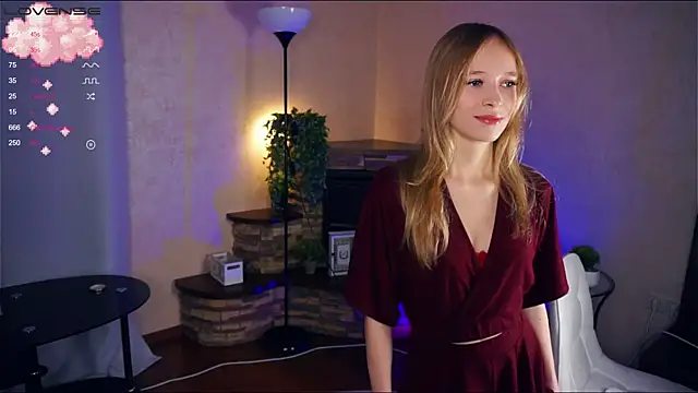 LynetBurby online show from December 10, 2024, 7:32 pm