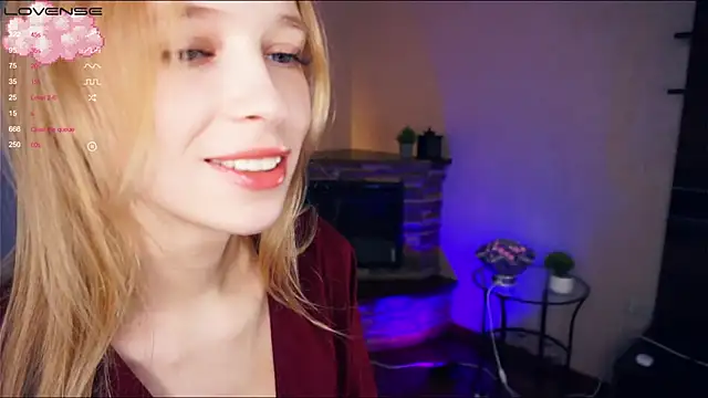 LynetBurby online show from December 10, 2024, 11:19 pm