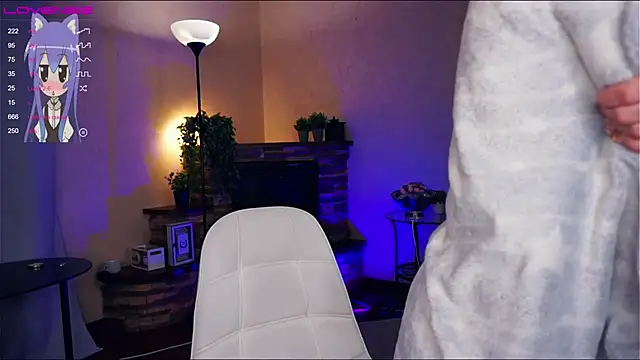 LynetBurby online show from December 16, 2024, 11:18 pm