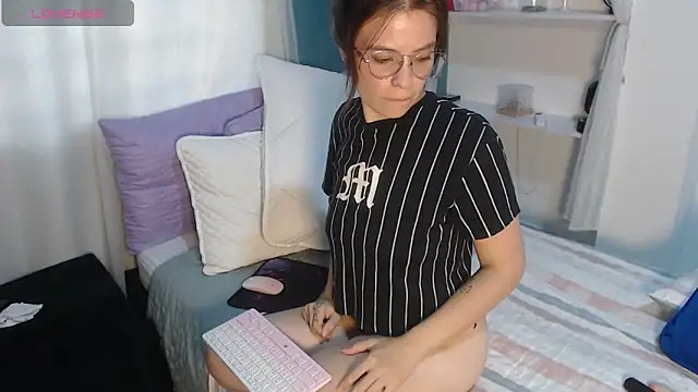 Mily Miley online show from April 21, 2026, 4:34 pm