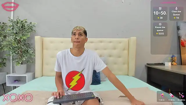 Snapshot of kieran_derek chatting on March 17, 2025, 3:14 am kieran derek online show from March 17, 2025, 3:14 am