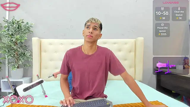 Snapshot of kieran_derek chatting on March 23, 2025, 3:21 am kieran derek online show from March 23, 2025, 3:21 am