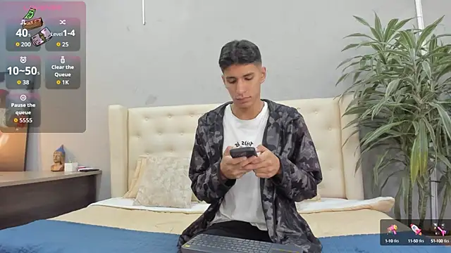 Snapshot of kieran_derek chatting on September 28, 2025, 3:34 am kieran derek online show from September 28, 2025, 3:34 am