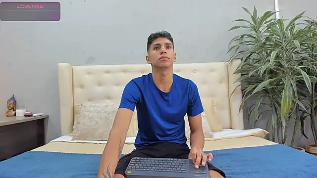 Snapshot of kieran_derek chatting on September 29, 2025, 3:11 am kieran derek online show from September 29, 2025, 3:11 am