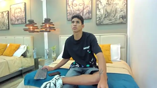 Snapshot of kieran_derek chatting on November 7, 2025, 3:06 am kieran derek online show from November 7, 2025, 3:06 am