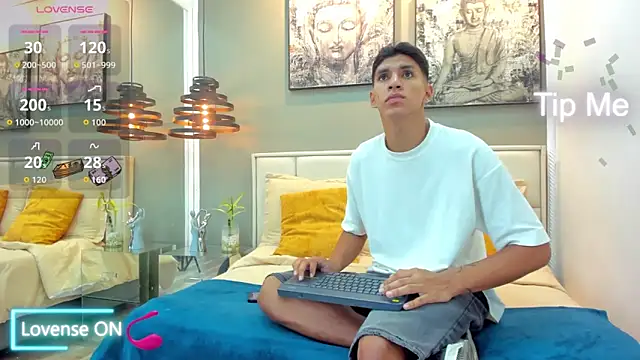 Snapshot of kieran_derek chatting on November 9, 2025, 10:30 pm kieran derek online show from November 9, 2025, 10:30 pm