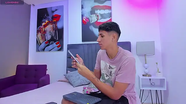 Snapshot of kieran_derek chatting on November 23, 2025, 3:17 am kieran derek online show from November 23, 2025, 3:17 am