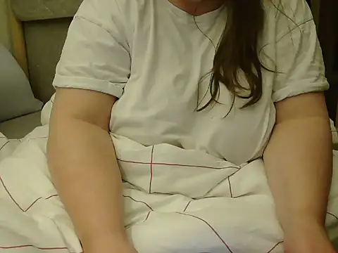 Snapshot of MarthaBriest chatting on February 9, 2025, 5:08 am MarthaBriest online show from February 9, 2025, 5:08 am