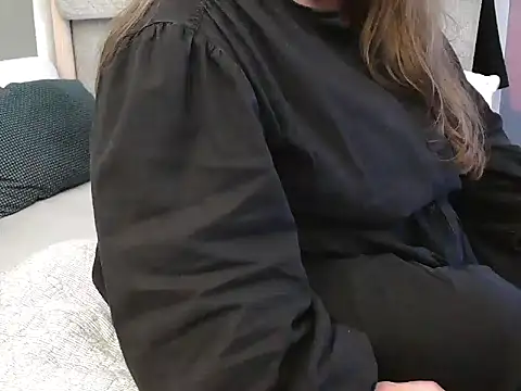 Snapshot of MarthaBriest chatting on February 10, 2025, 10:09 am MarthaBriest online show from February 10, 2025, 10:09 am