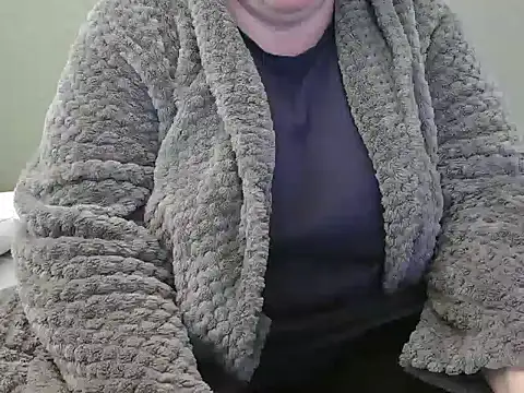 Snapshot of MarthaBriest chatting on February 13, 2025, 12:11 pm MarthaBriest online show from February 13, 2025, 12:11 pm