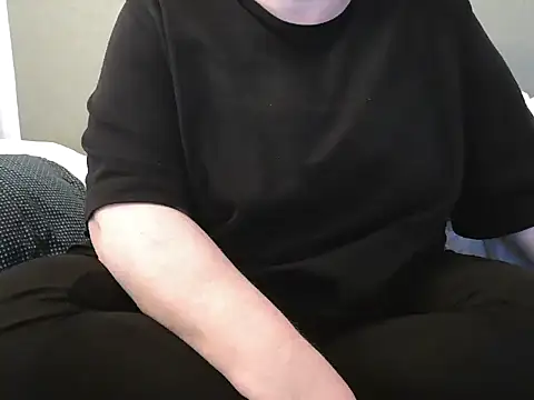 Snapshot of MarthaBriest chatting on February 19, 2025, 2:34 pm MarthaBriest online show from February 19, 2025, 2:34 pm