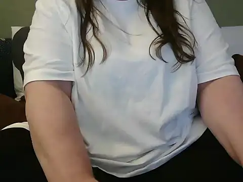 Snapshot of MarthaBriest chatting on March 7, 2025, 12:23 pm MarthaBriest online show from March 7, 2025, 12:23 pm