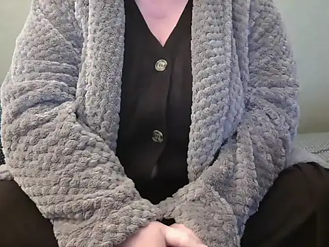 Snapshot of MarthaBriest chatting on March 21, 2025, 10:06 am MarthaBriest online show from March 21, 2025, 10:06 am