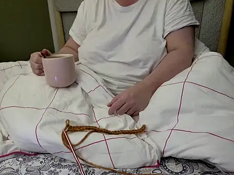 Snapshot of MarthaBriest chatting on October 22, 2025, 2:23 am MarthaBriest online show from October 22, 2025, 2:23 am