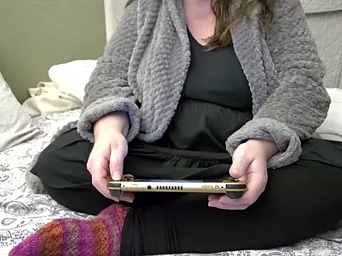 Snapshot of MarthaBriest chatting on October 28, 2025, 4:27 am MarthaBriest online show from October 28, 2025, 4:27 am