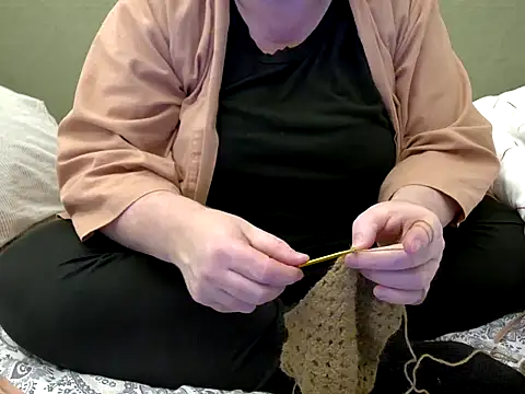 Snapshot of MarthaBriest chatting on November 11, 2025, 6:52 pm MarthaBriest online show from November 11, 2025, 6:52 pm