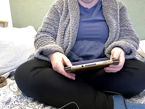 Snapshot of MarthaBriest chatting on November 15, 2025, 8:55 am MarthaBriest online show from November 15, 2025, 8:55 am