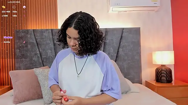 pretty sunlight  online show from February 12, 2025, 1:30 am