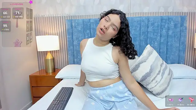 pretty sunlight  online show from October 21, 2025, 1:39 am