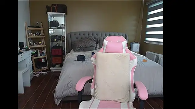 aya saki online show from February 13, 2025, 7:35 am