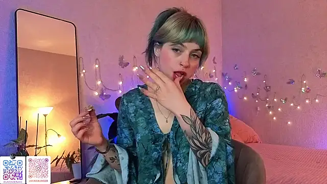 lavenderluxe online show from June 1, 2026, 7:04 pm