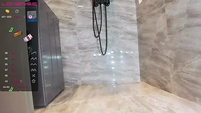 bdbdzs online show from April 19, 2026, 3:22 pm