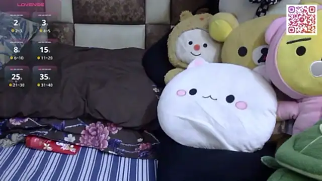 Tiny lusty online show from March 5, 2026, 11:12 pm