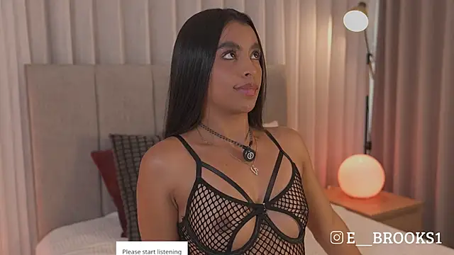 Snapshot of emma_brooks1 chatting on May 1, 2026, 7:18 pm emma brooks1 online show from May 1, 2026, 7:18 pm