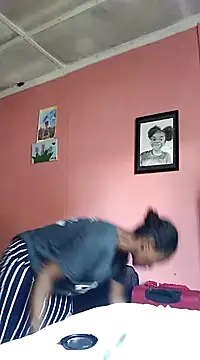 sweets 80 online show from March 9, 2025, 1:04 pm