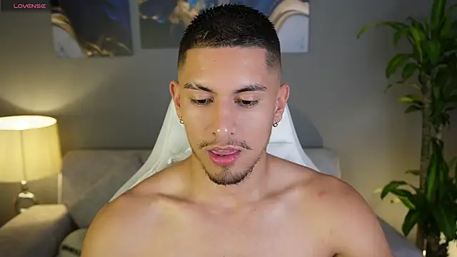 Aaronfox x online show from January 14, 2025, 12:43 am