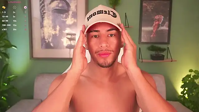 Aaronfox x online show from February 13, 2025, 12:21 pm