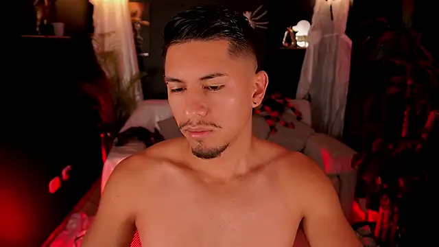 Aaronfox x online show from October 2, 2025, 12:01 pm