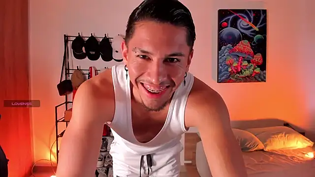 Snapshot of Aaronfox_x chatting on July 14, 2026, 9:53 pm Aaronfox x online show from July 14, 2026, 9:53 pm