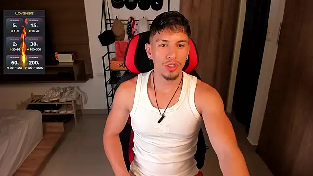 Snapshot of Aaronfox_x chatting on July 20, 2026, 10:56 pm Aaronfox x online show from July 20, 2026, 10:56 pm