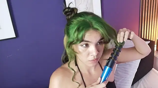 brigiitte rohan online show from February 19, 2025, 9:28 am