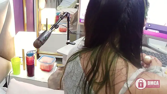 brigiitte rohan online show from March 14, 2025, 8:06 pm