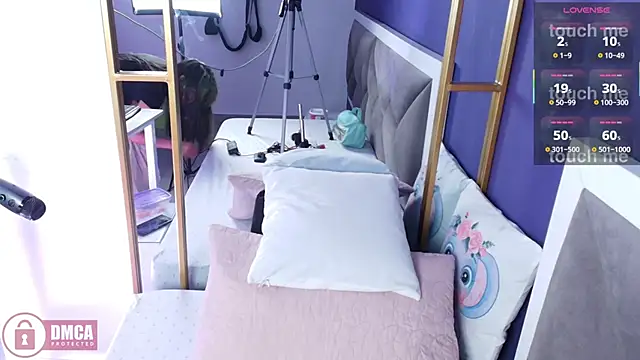 brigiitte rohan online show from March 23, 2025, 2:59 am