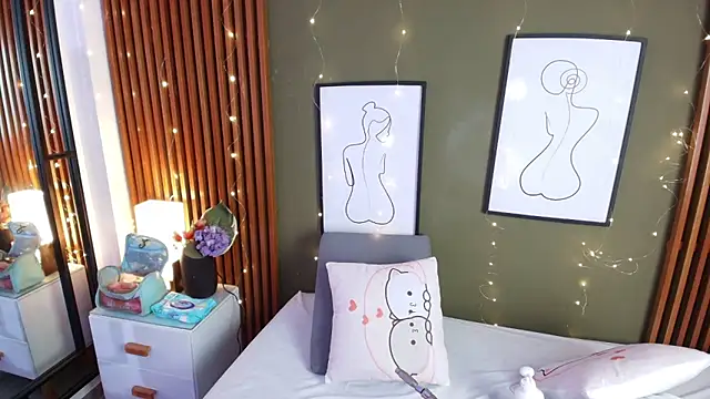 brigiitte rohan online show from October 15, 2025, 8:20 pm