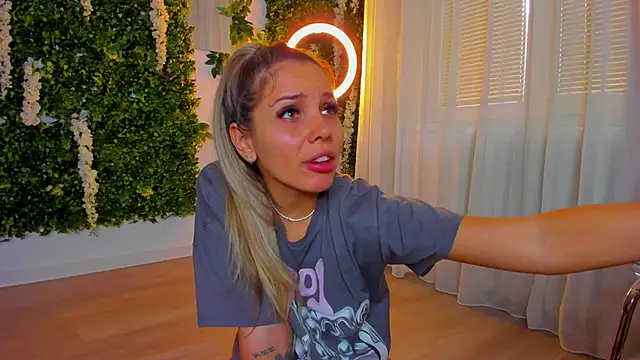 VivienCarter online show from October 13, 2025, 9:09 am