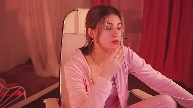 EllieCutes online show from February 1, 2025, 9:00 am