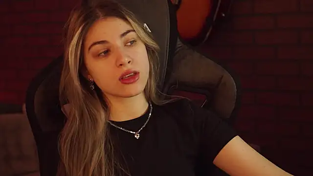 EllieCutes online show from February 18, 2025, 5:31 am