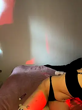 madelinexx online show from September 30, 2025, 3:39 pm