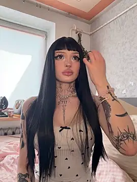 madelinexx online show from May 25, 2026, 10:21 am