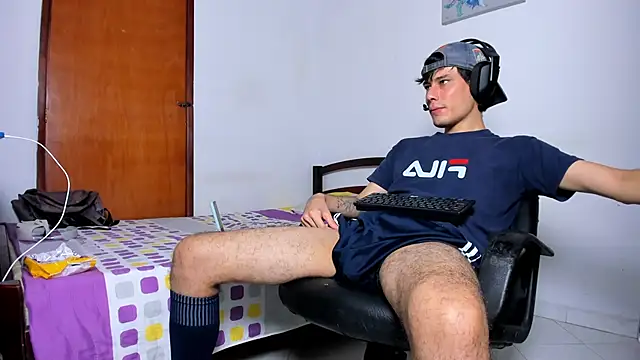 Huge latin cock online show from December 27, 2024, 1:22 am