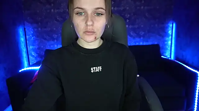 MaribelRiverr  online show from March 4, 2025, 12:33 pm