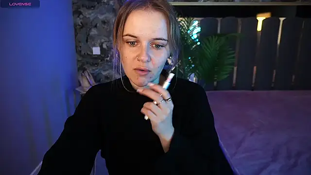 MaribelRiverr  online show from November 4, 2025, 6:34 am