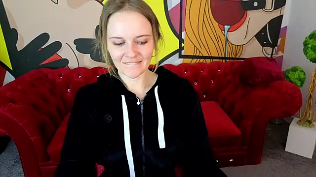 Snapshot of MaribelRiverr_ chatting on May 31, 2026, 5:48 am MaribelRiverr online show from May 31, 2026, 5:48 am