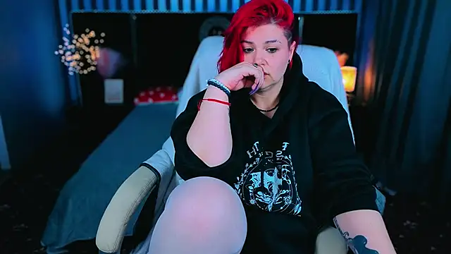 BettyDark online show from April 21, 2026, 1:42 am